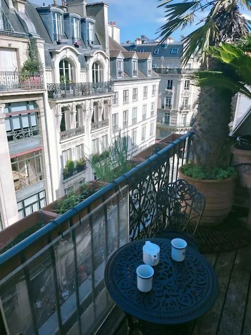 Apartment Ferienwohnung Paris Centre Grand Duplex Avec Belle Terrasse