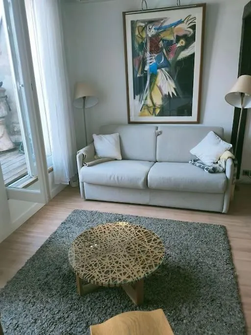 Apartment Ferienwohnung Paris Centre Grand Duplex Avec Belle Terrasse